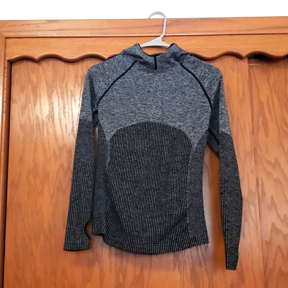 Fabletics hoodie - Picture 2 of 6
